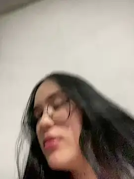 alondraas online show from March 21, 4:06 am