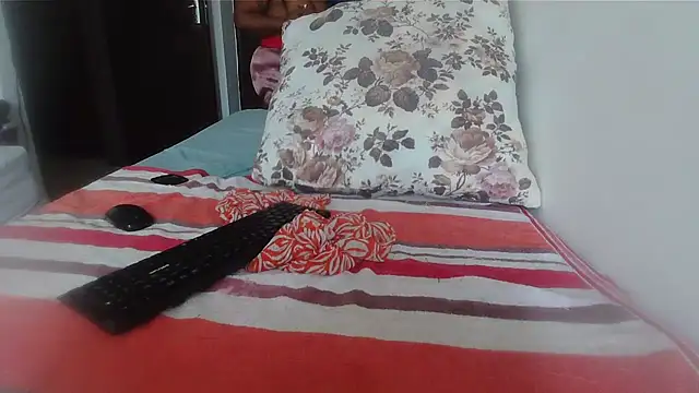 Lucia-boobs online show from May 3, 6:17 am