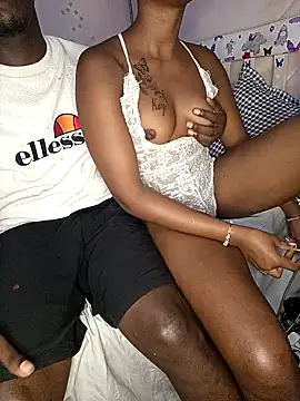 madamHotty online show from April 8, 8:33 pm