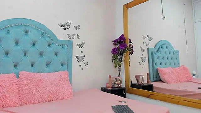 Vanesa Rouse online show from April 7, 2:19 pm