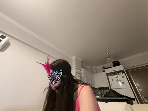 lilyums online show from July 10, 8:42 pm