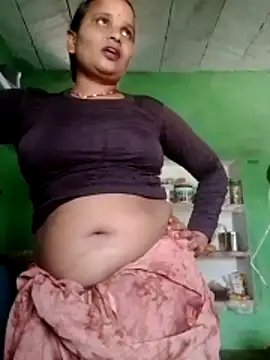 Shivani09900 online show from June 13, 7:17 am