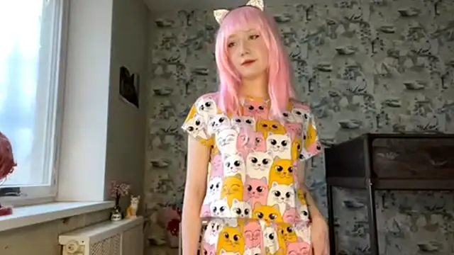 Love you Kim online show from April 4, 1:10 pm