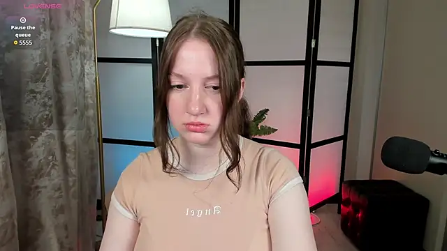 Elisabeth Binder online show from May 5, 4:04 am