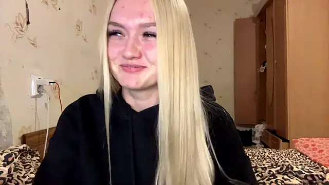Sophia Blonde online show from April 22, 4:15 pm