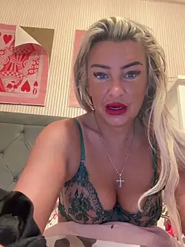 Irishdomgypsy online show from March 25, 6:44 pm