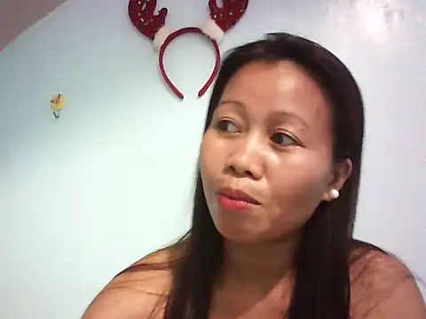 CreamyHotPussy4u online show from March 26, 11:45 am