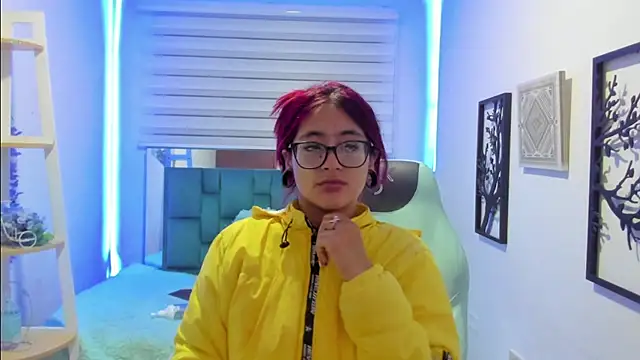 Sara Red X online show from July 3, 4:18 am