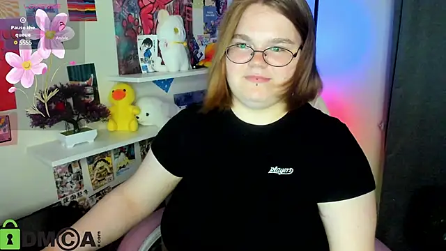 Maneela Kennedy online show from May 16, 12:04 pm