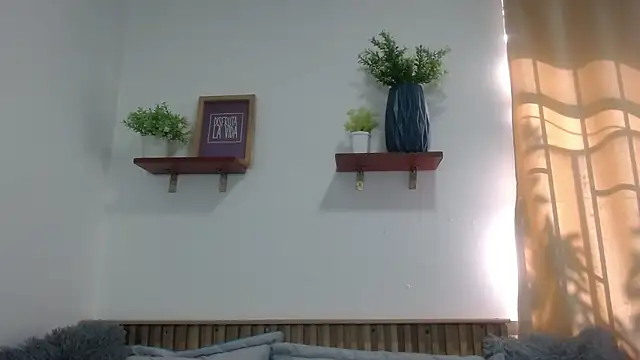 Violet 2003 online show from June 11, 2:03 pm