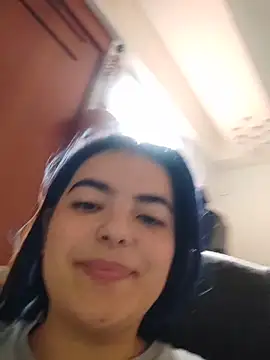 Leeyla blade online show from May 27, 1:41 pm