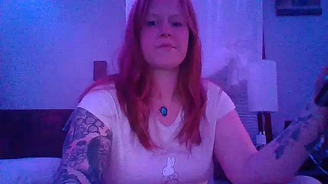 RedVelvetVixen online show from April 14, 2:11 am