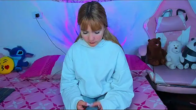 miaa blondy online show from April 6, 8:32 pm