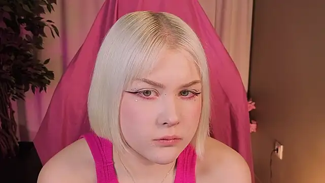 mollieluv online show from March 28, 9:35 pm