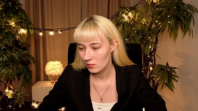 SusanWeaver online show from April 7, 12:40 pm