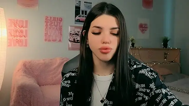molly rettyy online show from April 30, 3:23 am