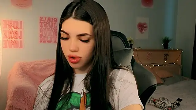 molly rettyy online show from April 26, 3:48 am