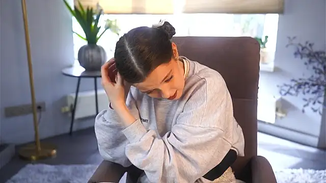 AnabelChicles online show from April 7, 5:31 am