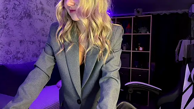 SandyKiss  online show from June 25, 5:58 pm