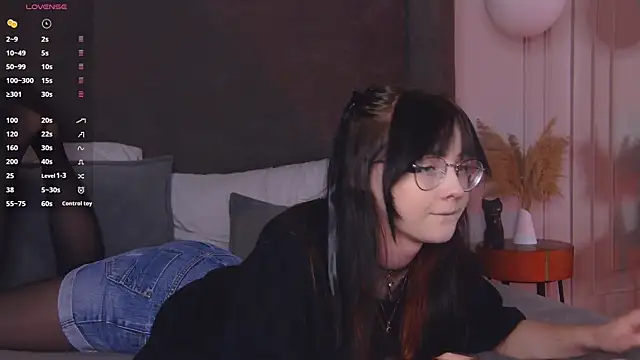 AmyRivers online show from June 23, 5:33 pm