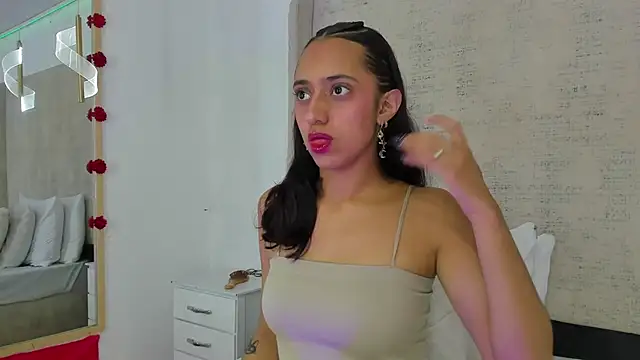 Charlotte Benette online show from April 22, 12:35 pm