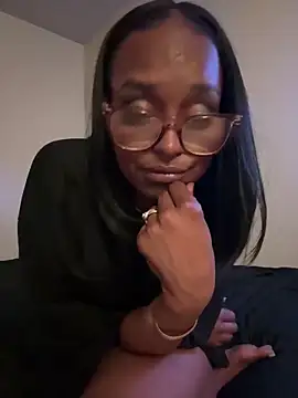 Obeythedoll online show from April 1, 1:06 am