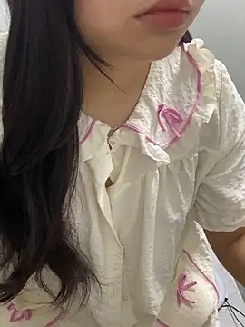 Rosecute11 online show from April 26, 6:49 pm
