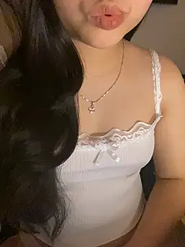 Rosecute11 online show from May 2, 7:17 pm