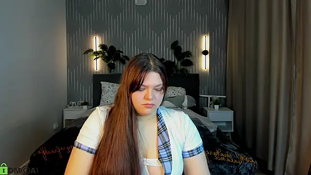 Evelyne Loo online show from April 28, 1:14 am