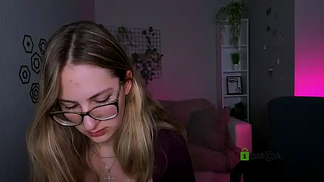 so hot rosalie online show from April 21, 10:50 pm