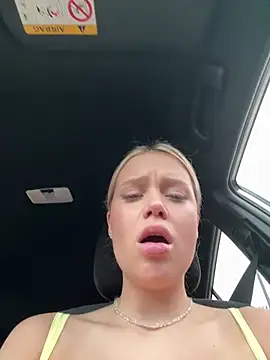 Girl-Mia online show from May 14, 6:52 am