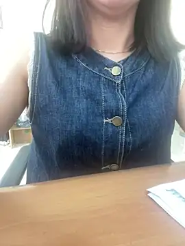 -LyLy24 online show from April 3, 7:50 am