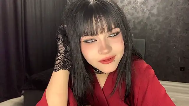 EmilyEmbears online show from April 29, 5:43 am