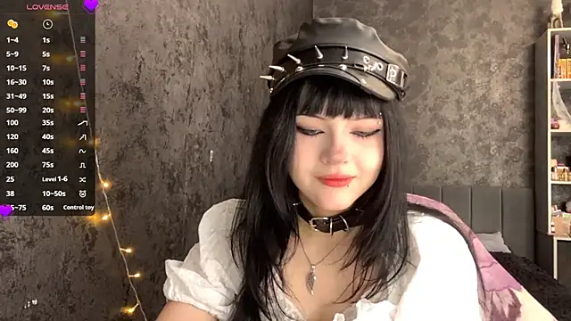 EmilyEmbears online show from June 10, 7:18 am
