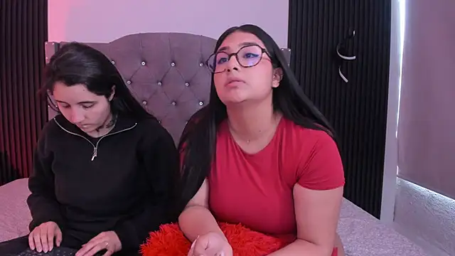 Elisa n Emma online show from April 27, 5:43 pm