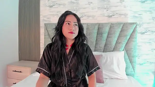 Shashadeluxe online show from April 28, 12:20 pm