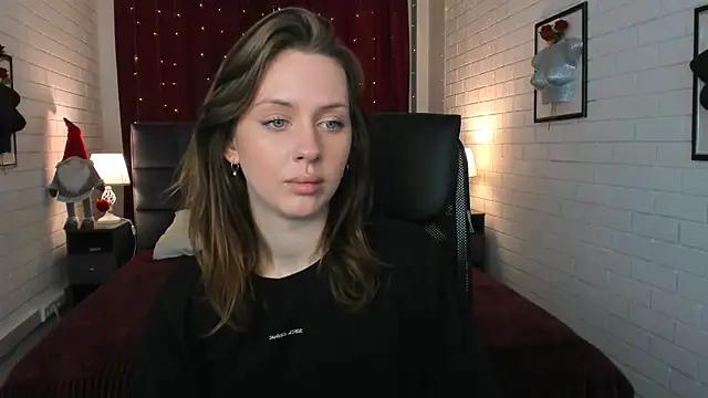 MeganClapp online show from April 22, 5:15 am