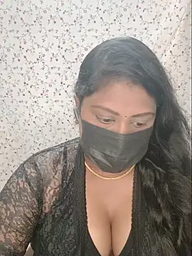 Romantic Woman online show from June 9, 8:30 pm