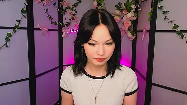 LilySparkls online show from May 10, 12:18 pm