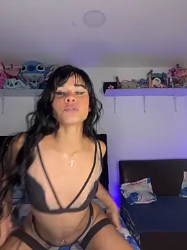 ChloeFox2 online show from April 7, 3:52 am