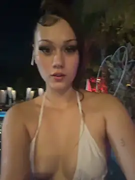 BratTezz online show from April 8, 4:36 am