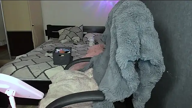 VulgarNekko online show from July 3, 5:24 am