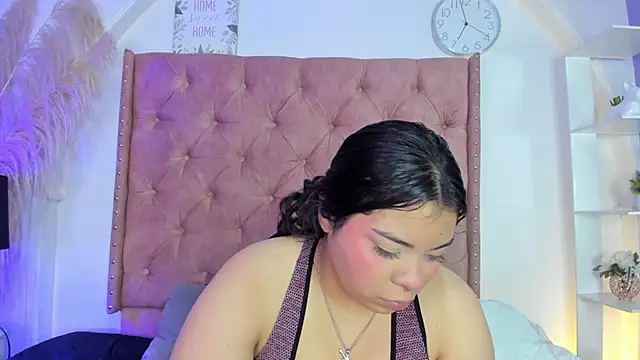 ROSELEI  online show from June 15, 9:20 am