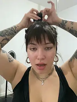 cherryxxox online show from May 17, 1:27 am