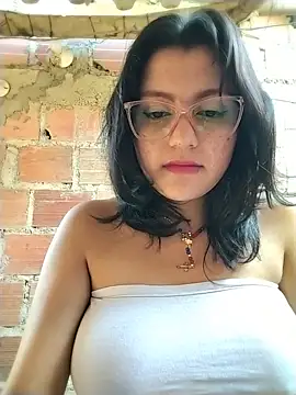 sienna elara online show from June 27, 11:33 am