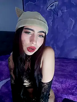 Rouxx 1 online show from May 7, 11:30 pm