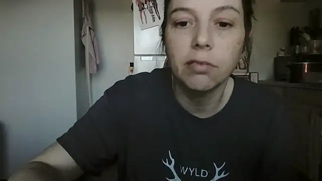 lily1982 online show from May 13, 10:04 pm