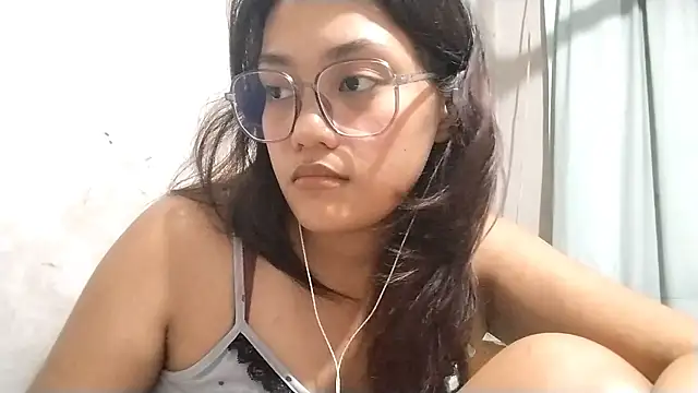 OliviaCarchi online show from April 25, 12:19 pm