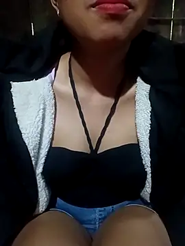 ross001 online show from May 3, 12:47 am