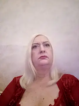 Julia20X online show from April 28, 9:13 am